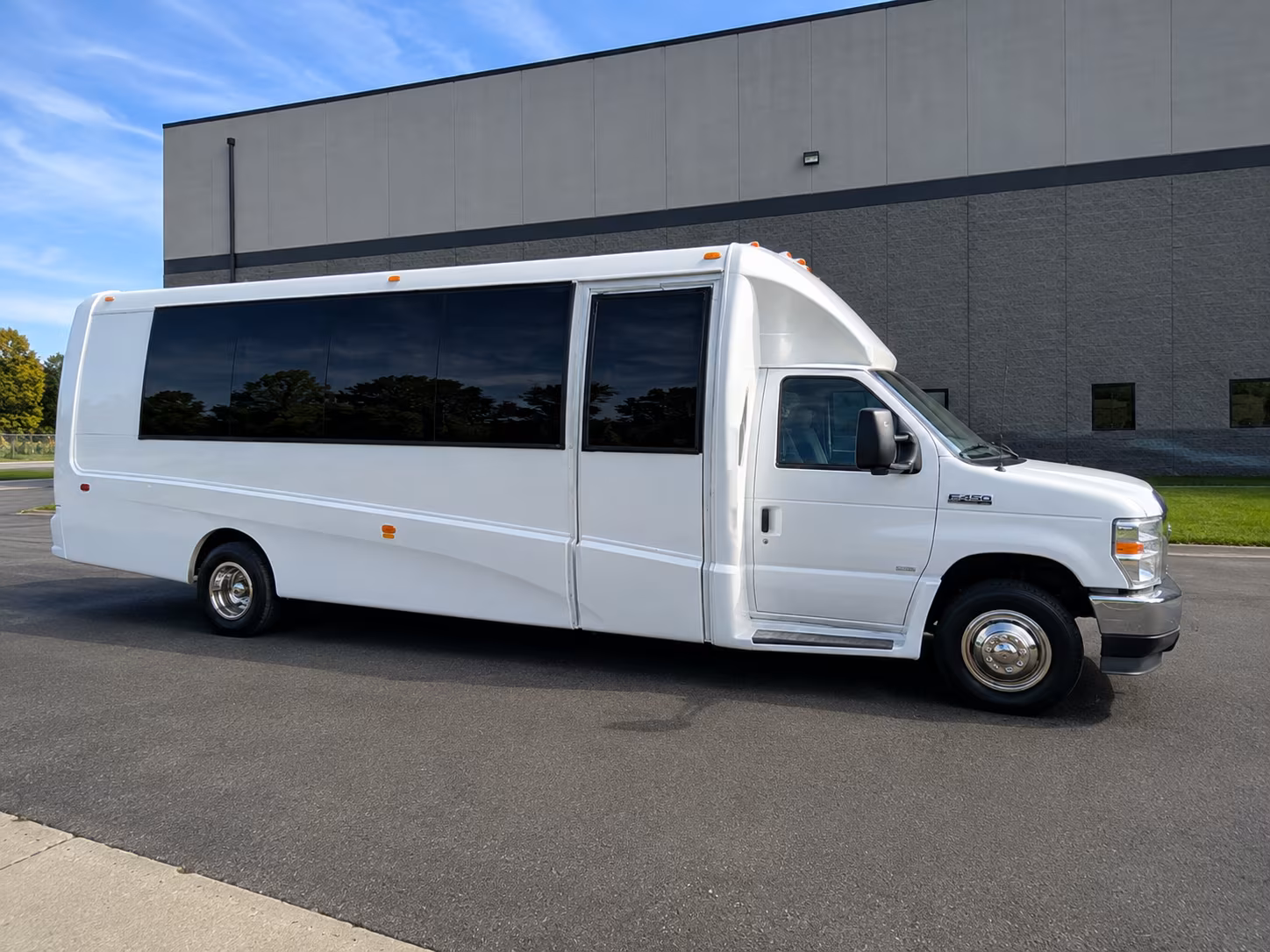 corporate airport transfer buses between simi valley and lax or bur