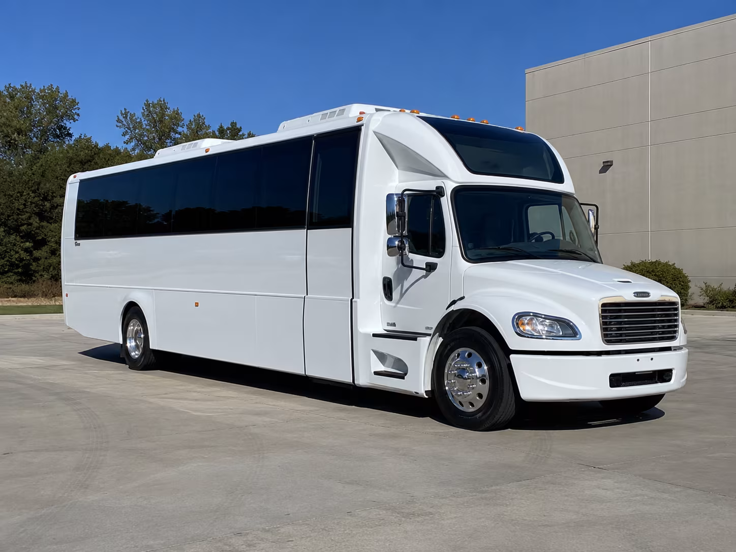 simi valley 28 passenger party bus